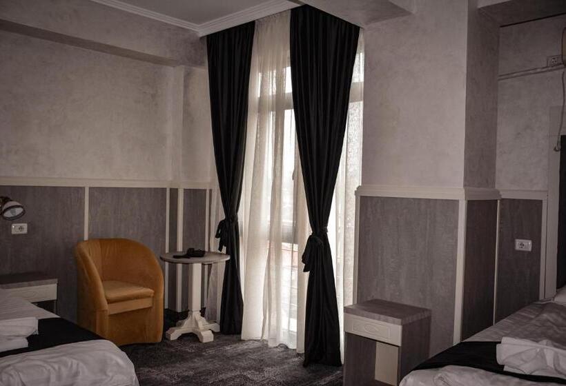 فندق Golden Rose Residence