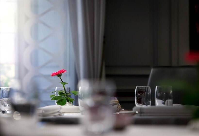 ホテル Logis Auberge Du Cheval Blanc