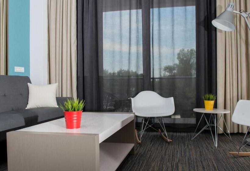 Отель On Plonge Junior