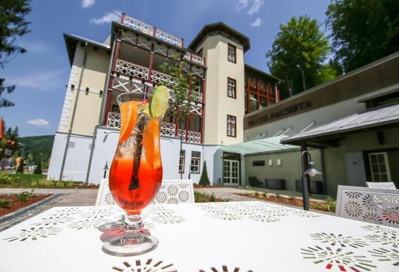 هتل Pacsirta