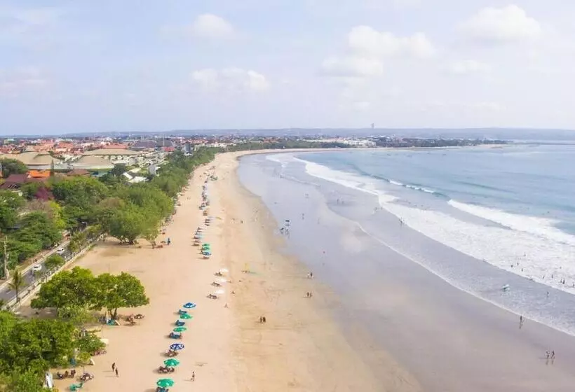 Hotelli Swissbelexpress Kuta Legian