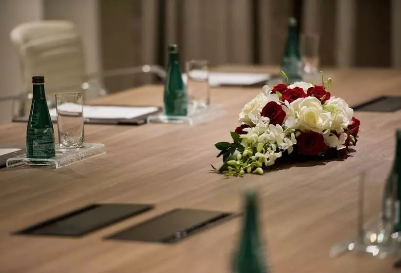 Voco Doha West Bay Suites, An Ihg