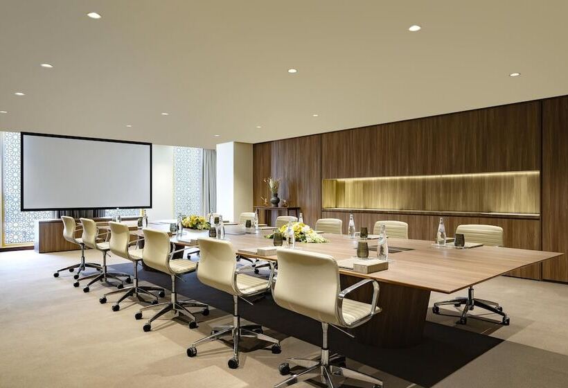 Voco Doha West Bay Suites, An Ihg