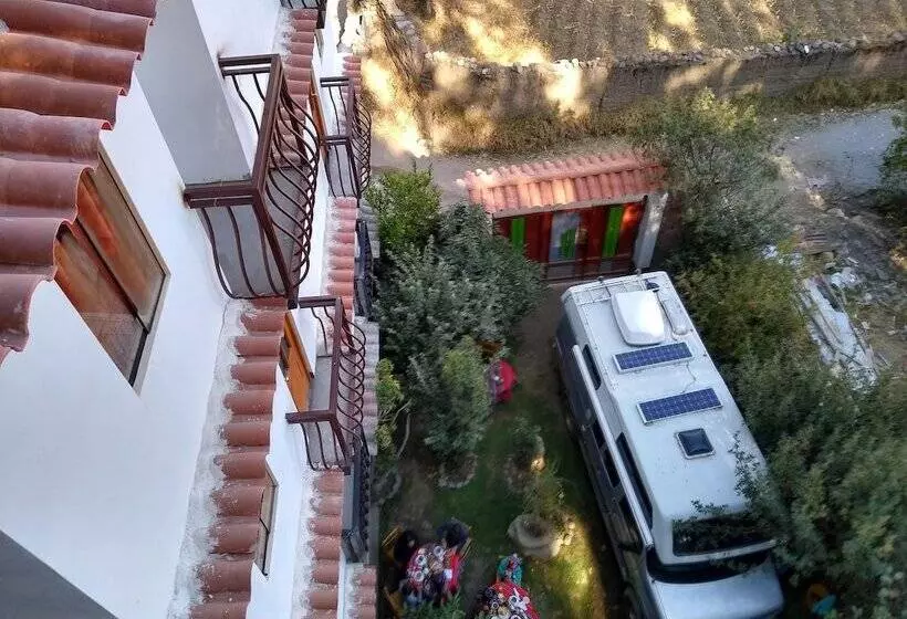 تختخواب و صبحانه Hostal Casa Del Montanista