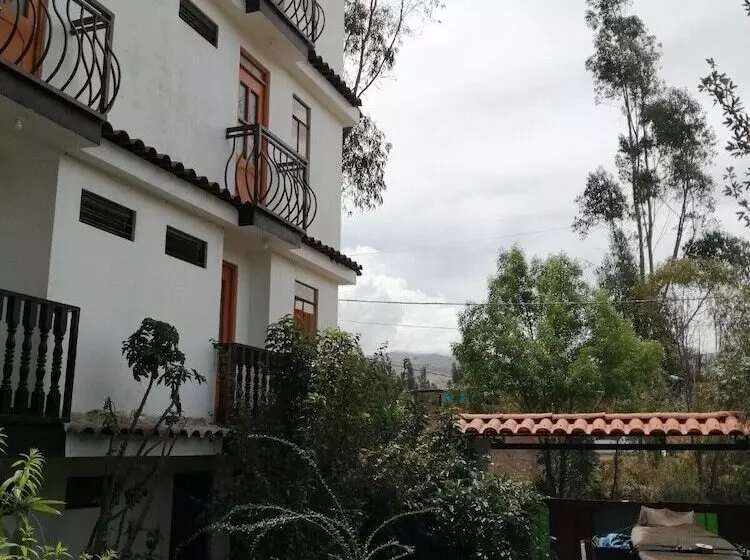 تختخواب و صبحانه Hostal Casa Del Montanista
