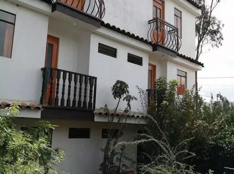 تختخواب و صبحانه Hostal Casa Del Montanista