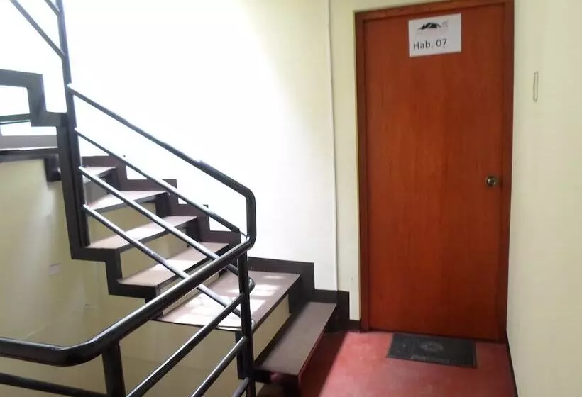 تختخواب و صبحانه Hostal Casa Del Montanista
