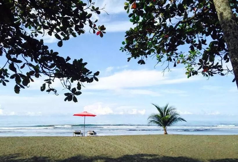 Aamiaismajoitus (B&B) Rafiki Beach Camp