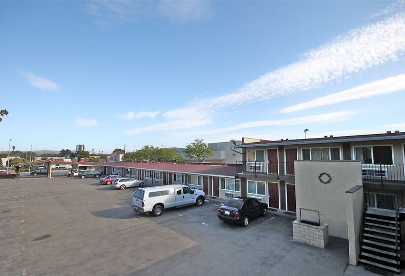 בית מלון כפרי Budget Inn