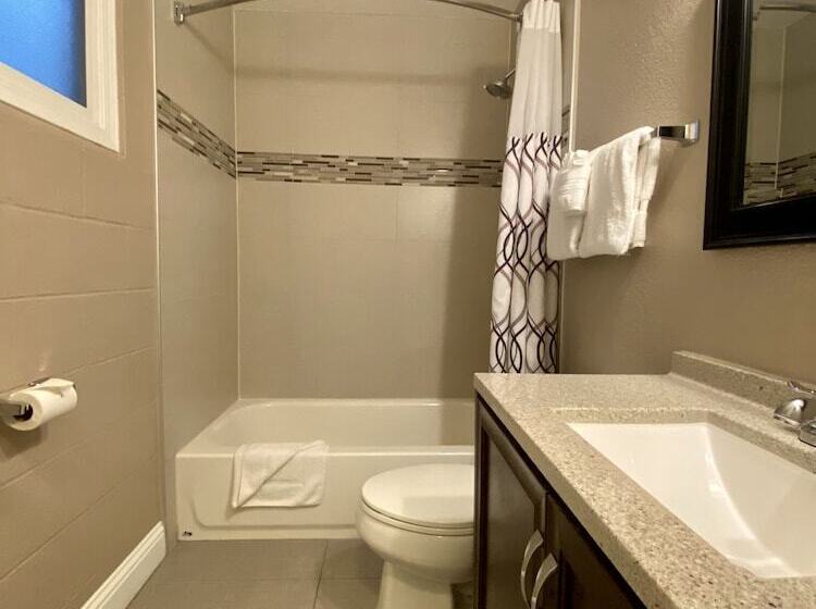 בית מלון כפרי Budget Inn