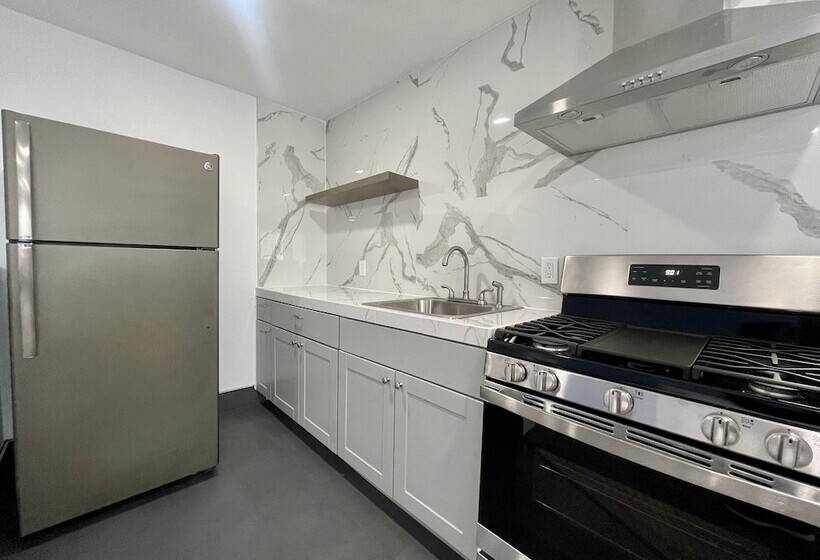 בית מלון כפרי Budget Inn