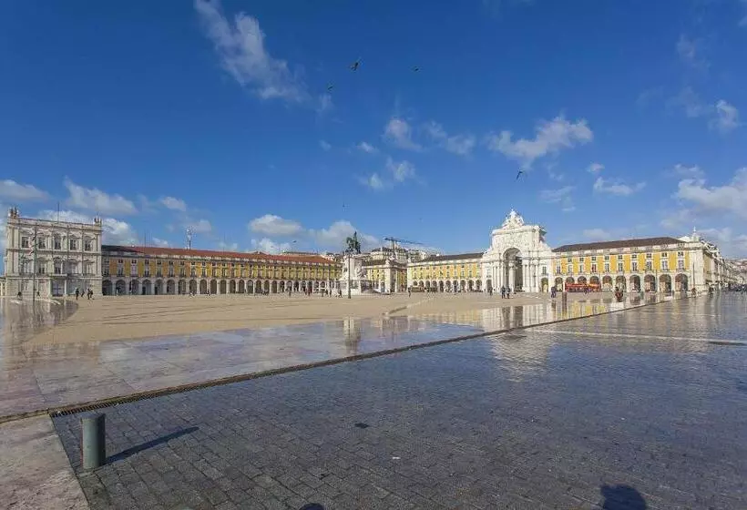 هتل Emporium Lisbon Suites