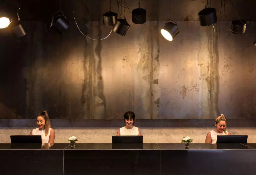 ホテル Esplendor By Wyndham Montevideo Punta Carretas