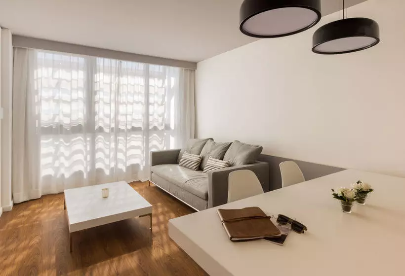 ホテル Esplendor By Wyndham Montevideo Punta Carretas