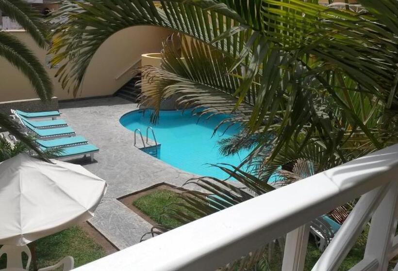 Отель Las Palmeras Huanchaco