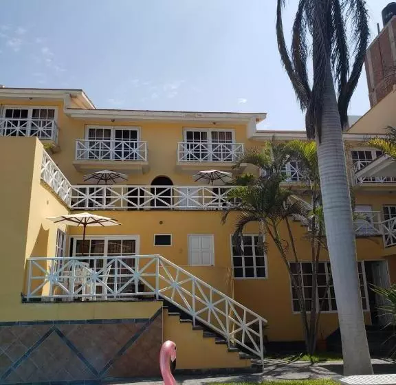 هتل Las Palmeras Huanchaco