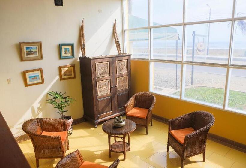 Отель Las Palmeras Huanchaco