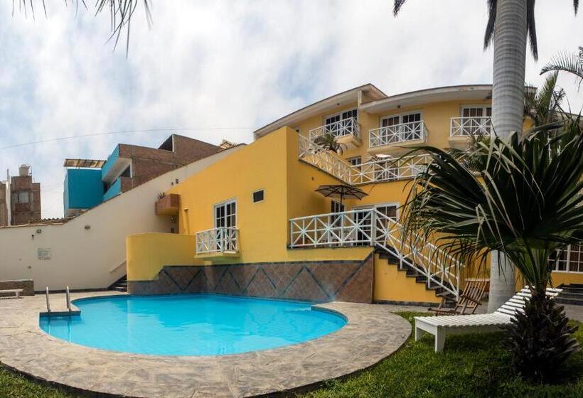 Отель Las Palmeras Huanchaco