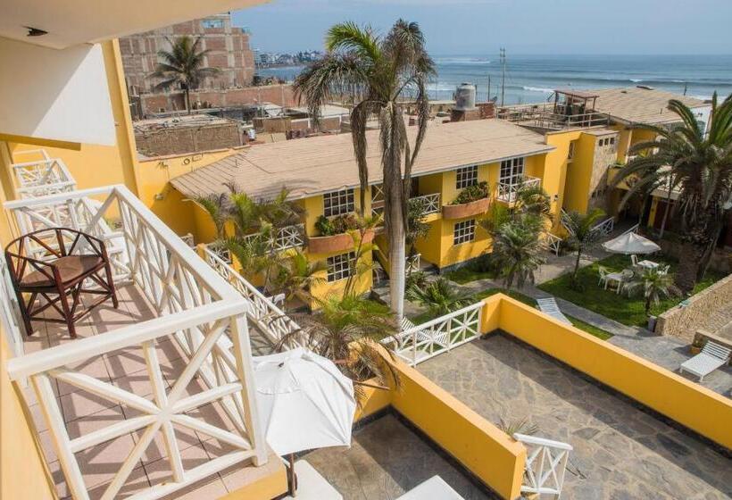 Отель Las Palmeras Huanchaco