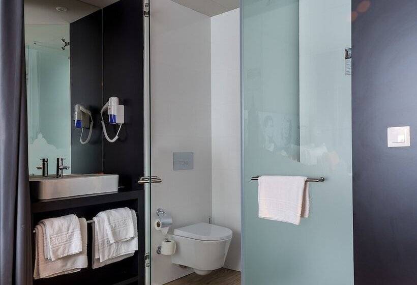 هتل Star Inn Lisbon Airport