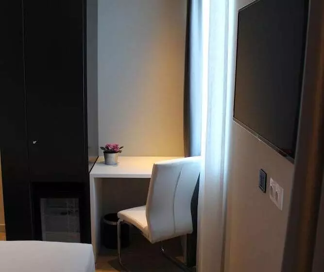 هتل Star Inn Lisbon Airport