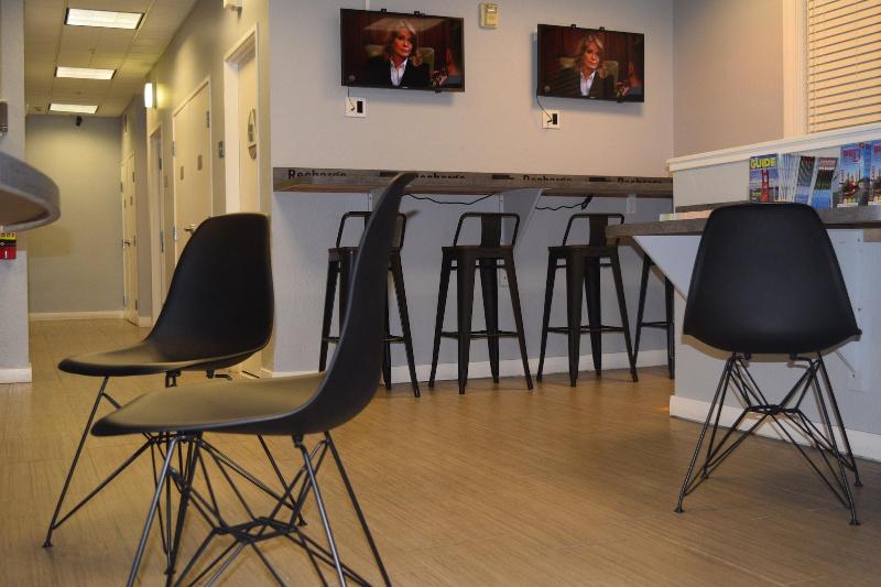 Отель The Urban