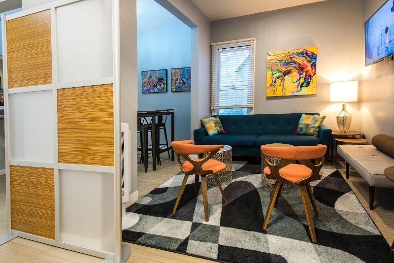 Отель The Urban