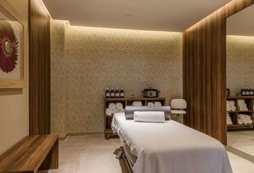 هتل Zafiro Palace Palmanova