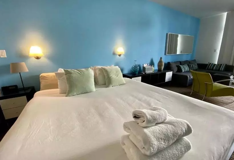 Suites At Congress Ocean Drive