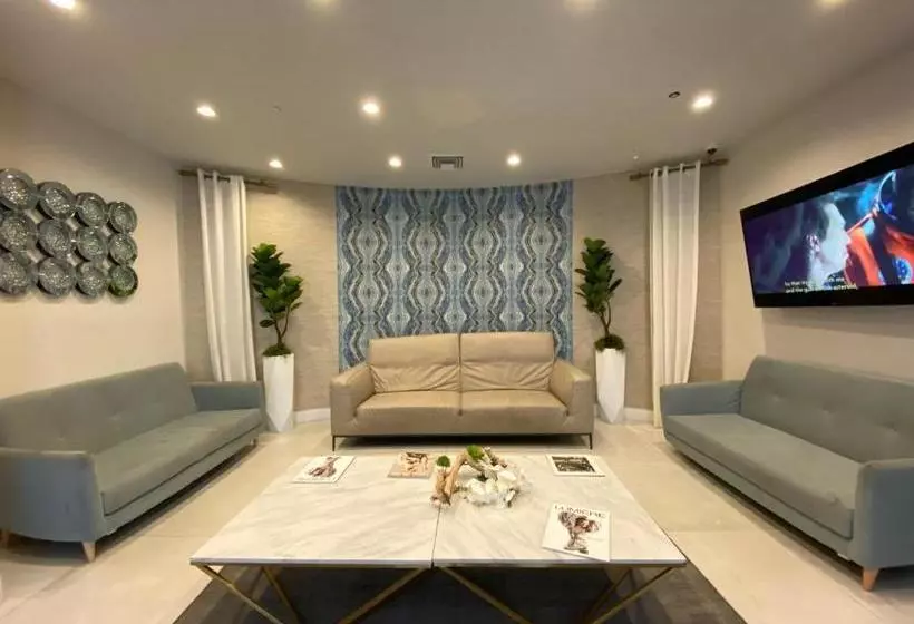 Suites At Congress Ocean Drive