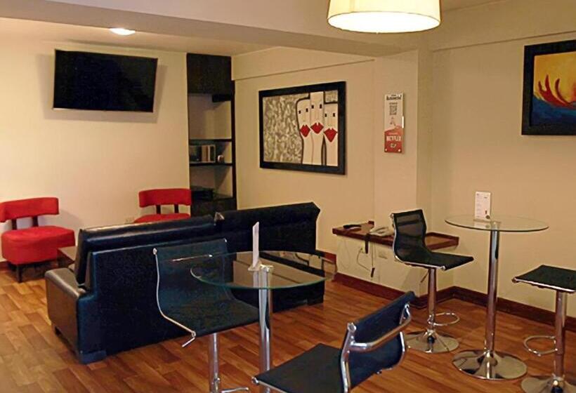 בית מלון כפרי Boulevard Plaza