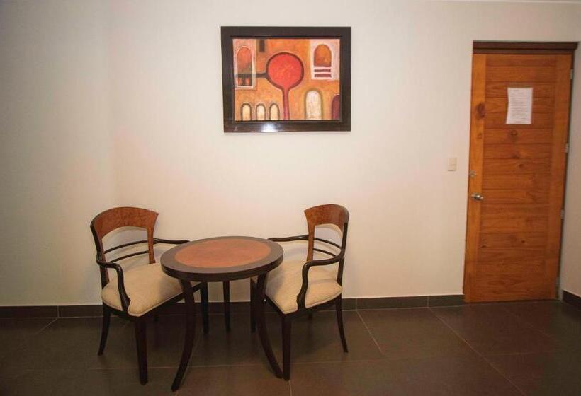 בית מלון כפרי Boulevard Plaza