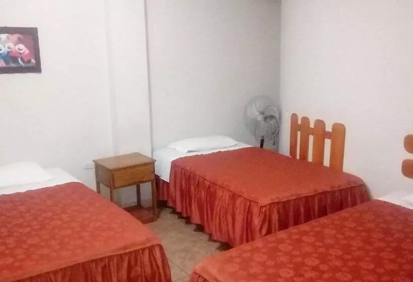 هتل Buen Pastor   Hostel