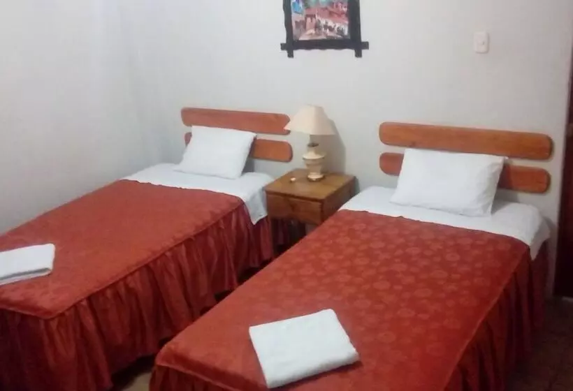 هتل Buen Pastor   Hostel