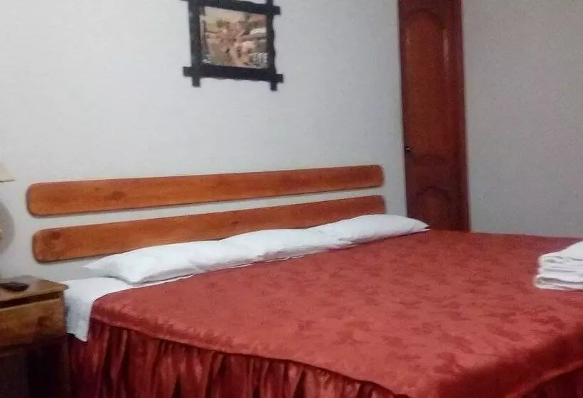 هتل Buen Pastor   Hostel