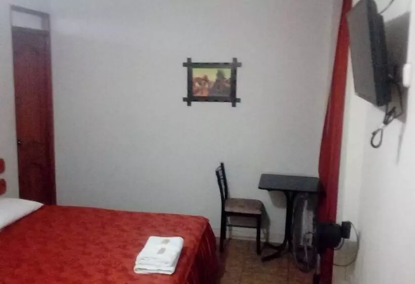 هتل Buen Pastor   Hostel