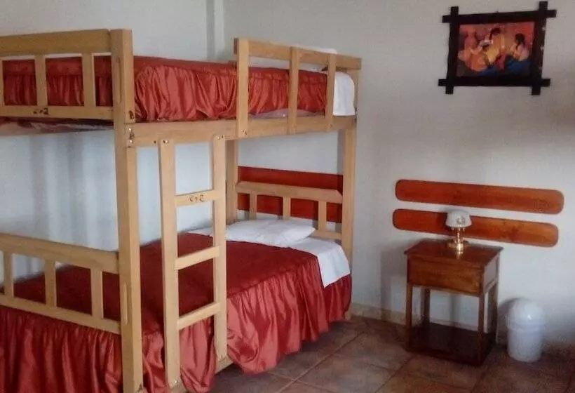 هتل Buen Pastor   Hostel