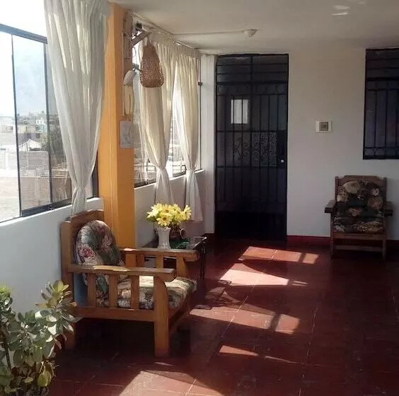 هتل Buen Pastor   Hostel