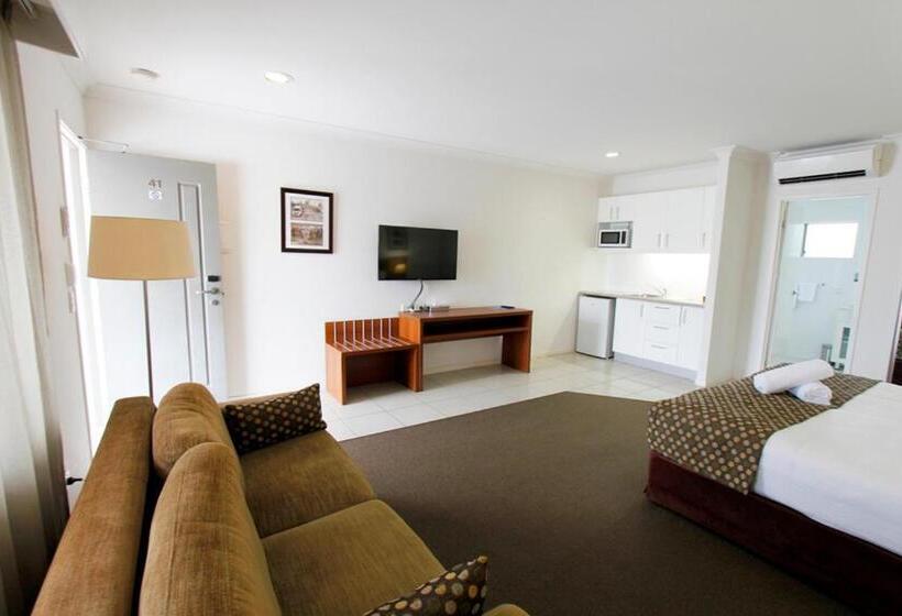 Отель Chinchilla Downtown Motor Inn