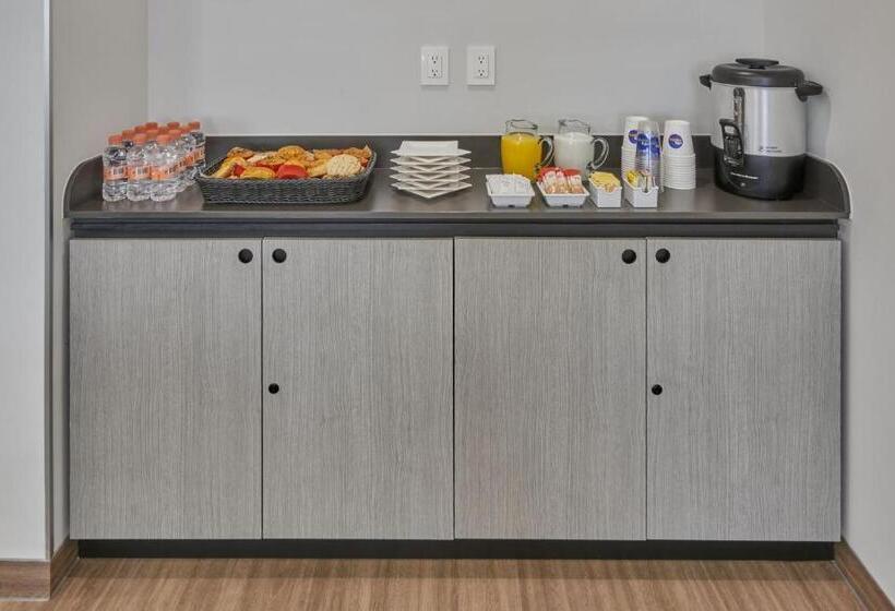 Отель City Express Junior By Marriott Bogota Aeropuerto