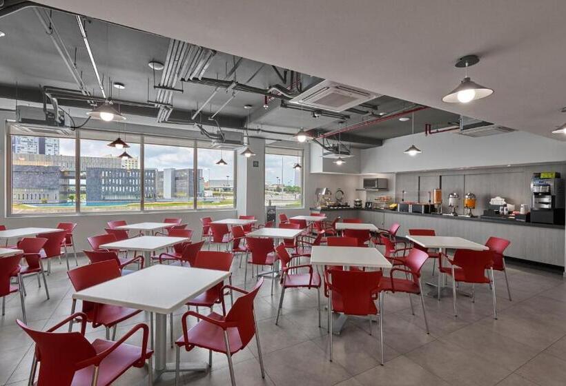 Отель City Express Junior By Marriott Bogota Aeropuerto