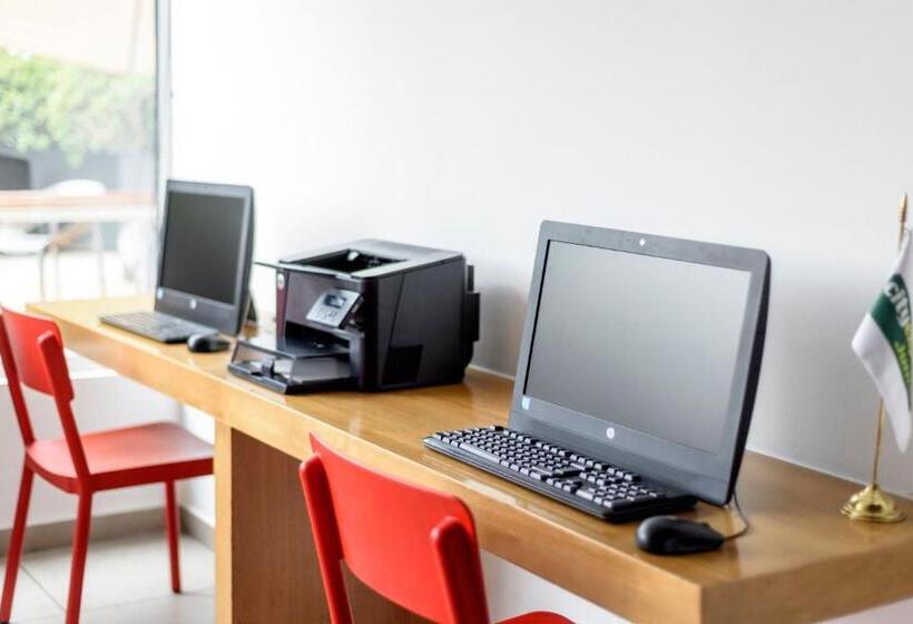 Отель City Express Junior By Marriott Bogota Aeropuerto