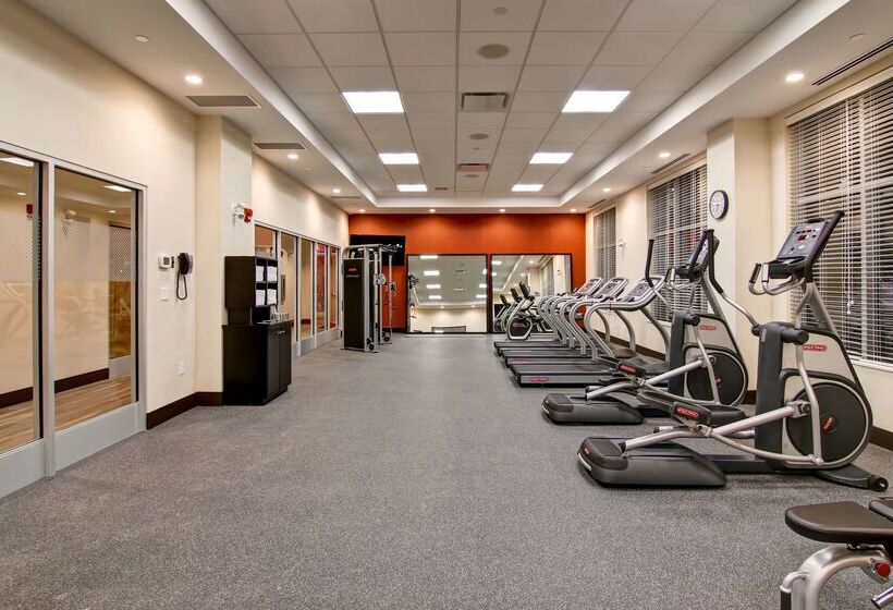 בית מלון כפרי Hampton Inn & Suites By Hilton Grande Prairie