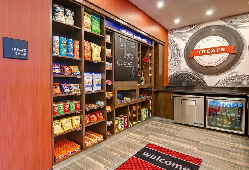 בית מלון כפרי Hampton Inn & Suites By Hilton Grande Prairie