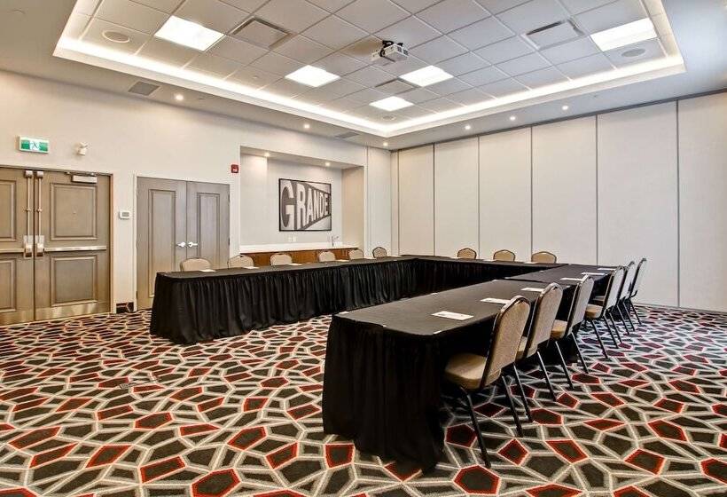 בית מלון כפרי Hampton Inn & Suites By Hilton Grande Prairie