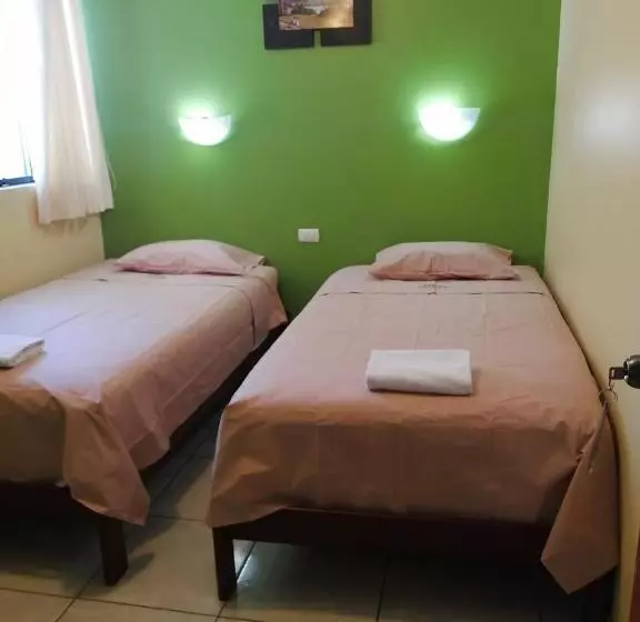هتل Hostal Boulevard