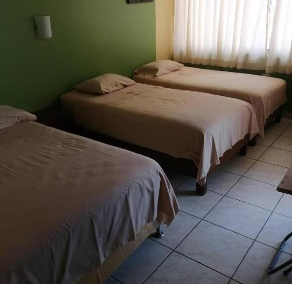 בית מלון כפרי Hostal Boulevard