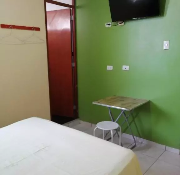 هتل Hostal Boulevard