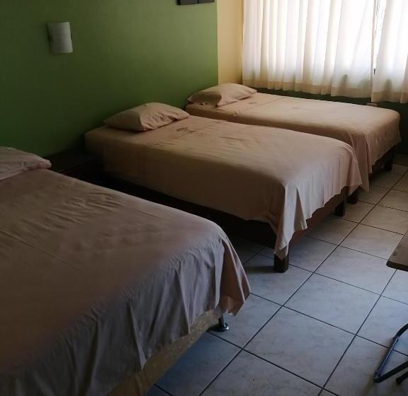 בית מלון כפרי Hostal Boulevard