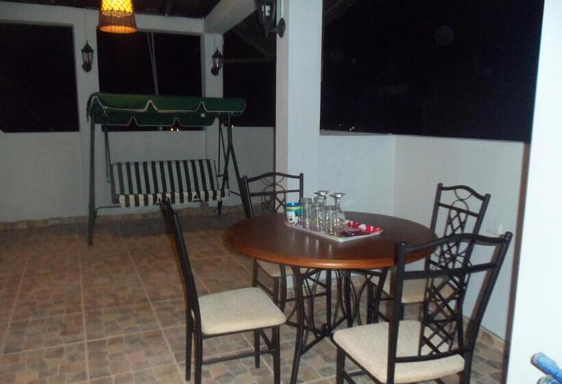 בית מלון כפרי Hostal Boulevard